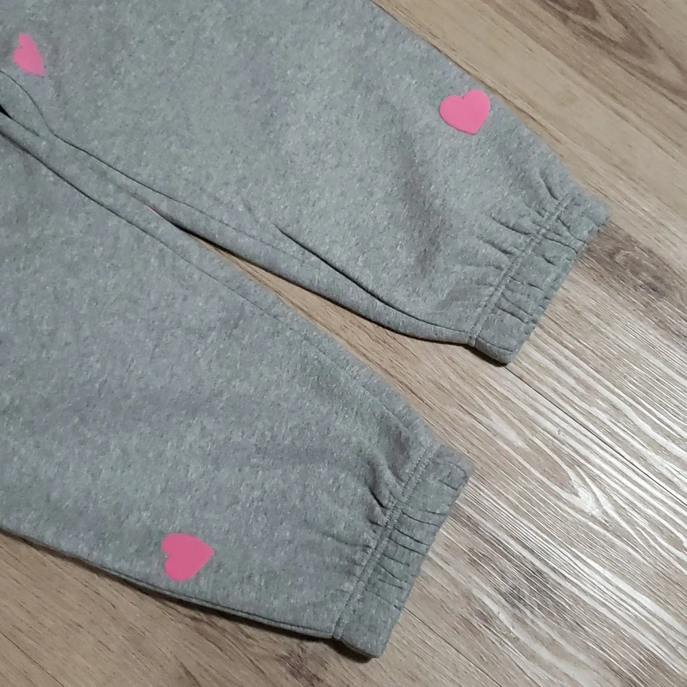 ❌SOLD❌ Brunette The Label All Over Hearts Oversized Fleece Joggers - Picture 6 of 11